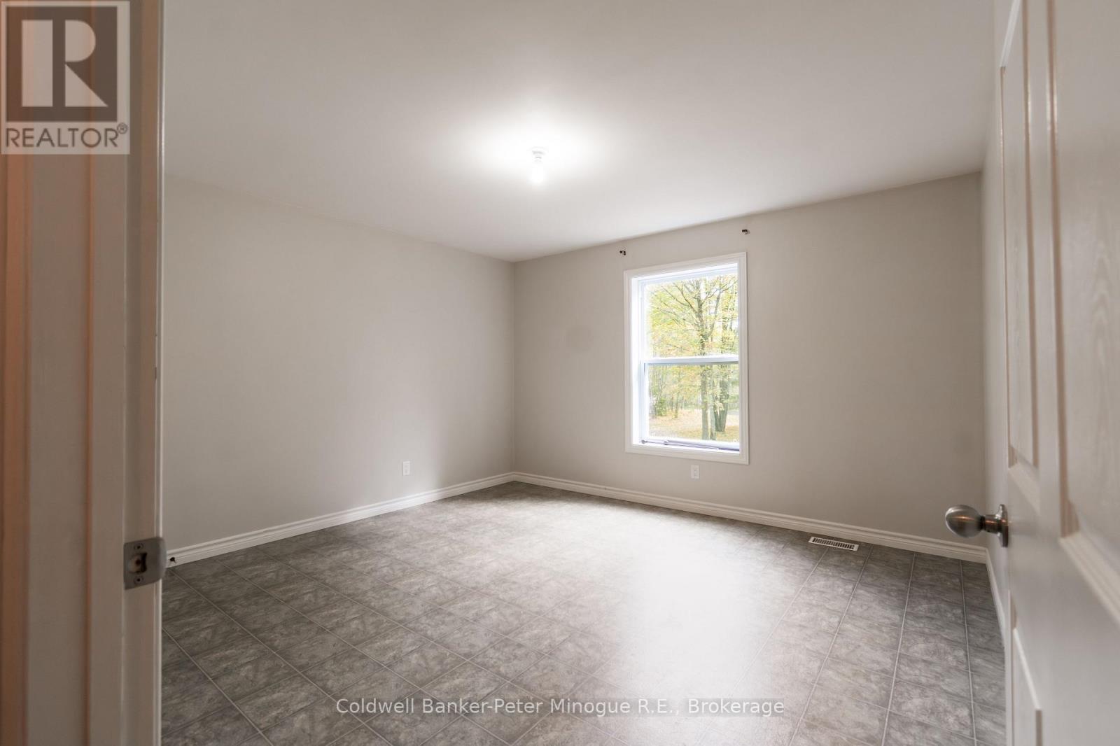 567 Sunset Cove Road, Callander, ON - Indoor Photo Showing Other Room