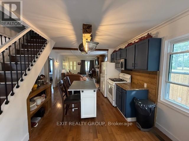 550 Old Highway 2, Quinte West (Sidney Ward), ON - Indoor Photo Showing Kitchen