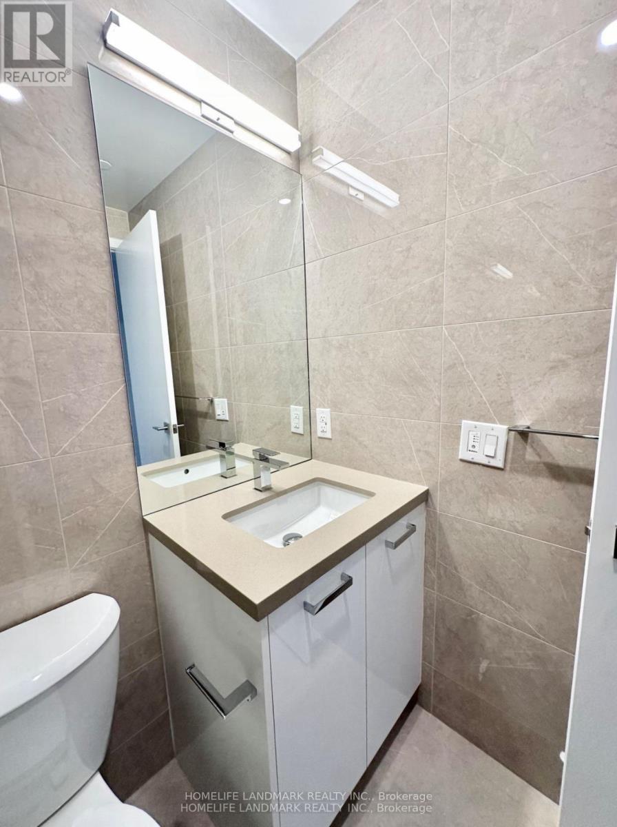 1304 - 195 Mccaul Street, Toronto, ON - Indoor Photo Showing Bathroom
