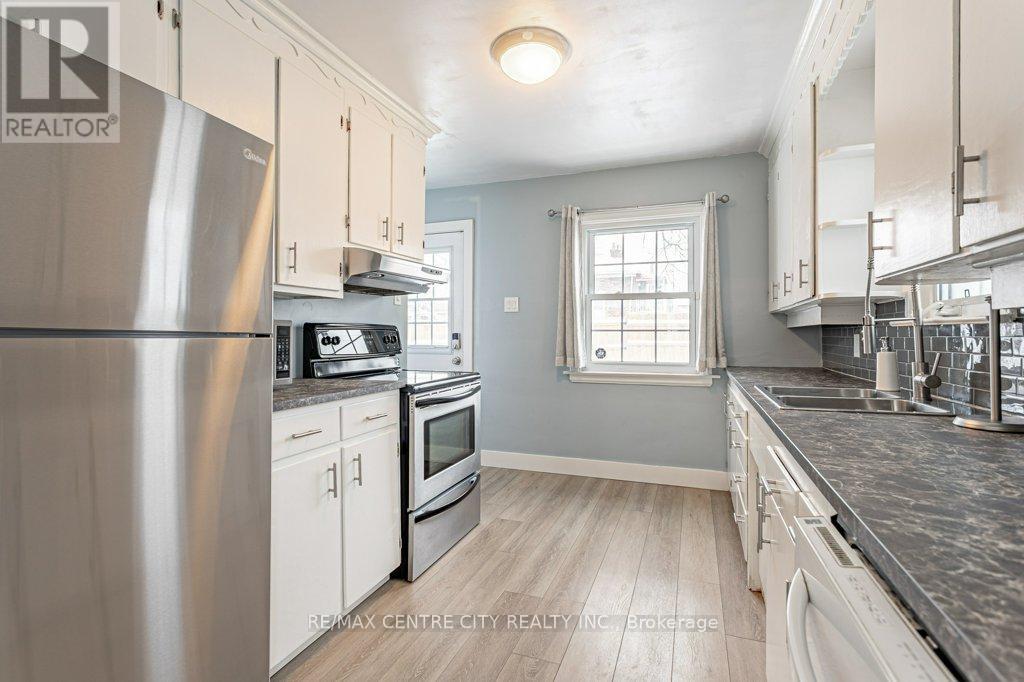 1305 Langmuir Avenue, London East (East N), ON - Indoor Photo Showing Kitchen With Double Sink