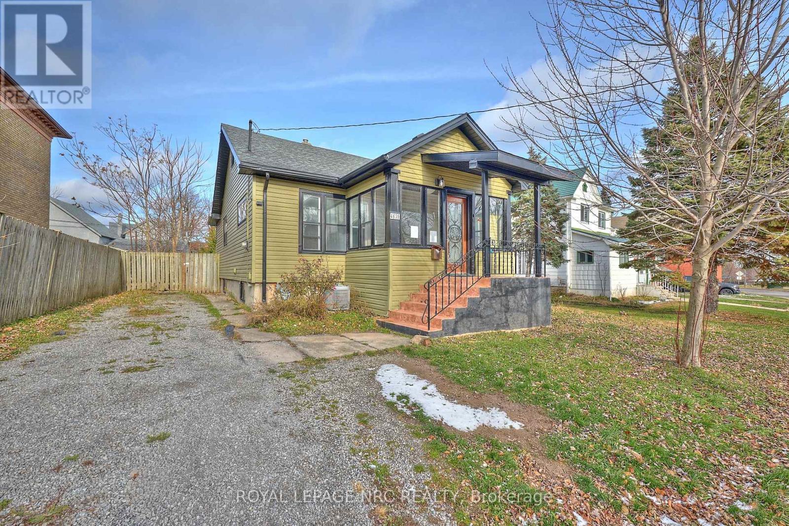 4639 Eastwood Crescent, Niagara Falls (Downtown), ON - Outdoor