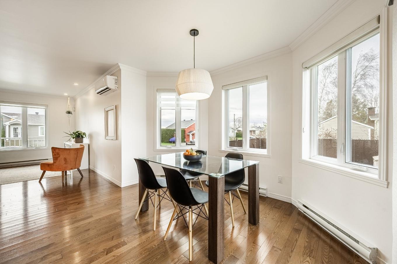 Dining room - 3406 Rue Robert, Saint-Jean-Baptiste, QC - Indoor Photo Showing Dining Room