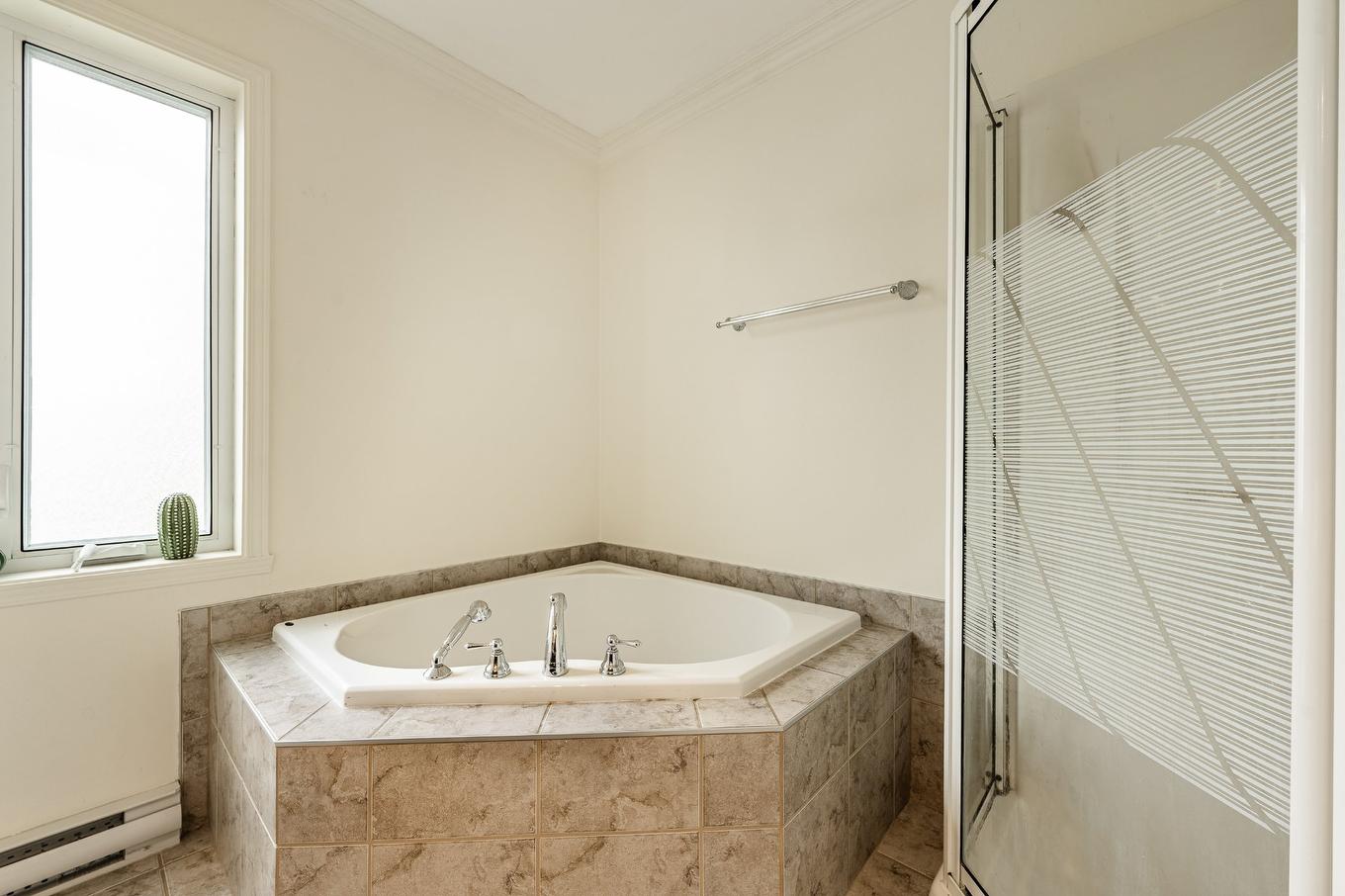 Bathroom - 3406 Rue Robert, Saint-Jean-Baptiste, QC - Indoor Photo Showing Bathroom