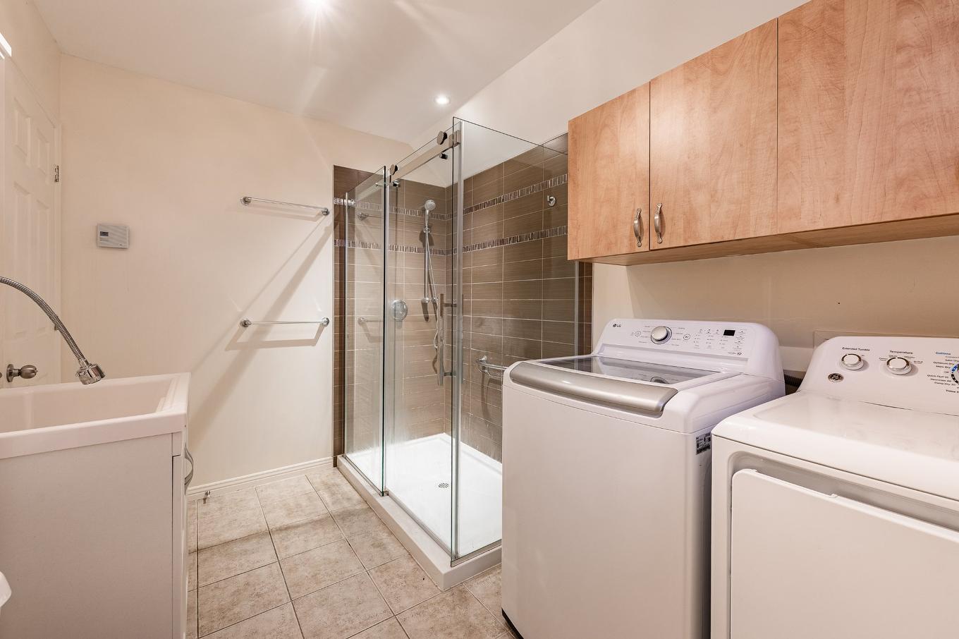 Laundry room - 3406 Rue Robert, Saint-Jean-Baptiste, QC - Indoor Photo Showing Laundry Room