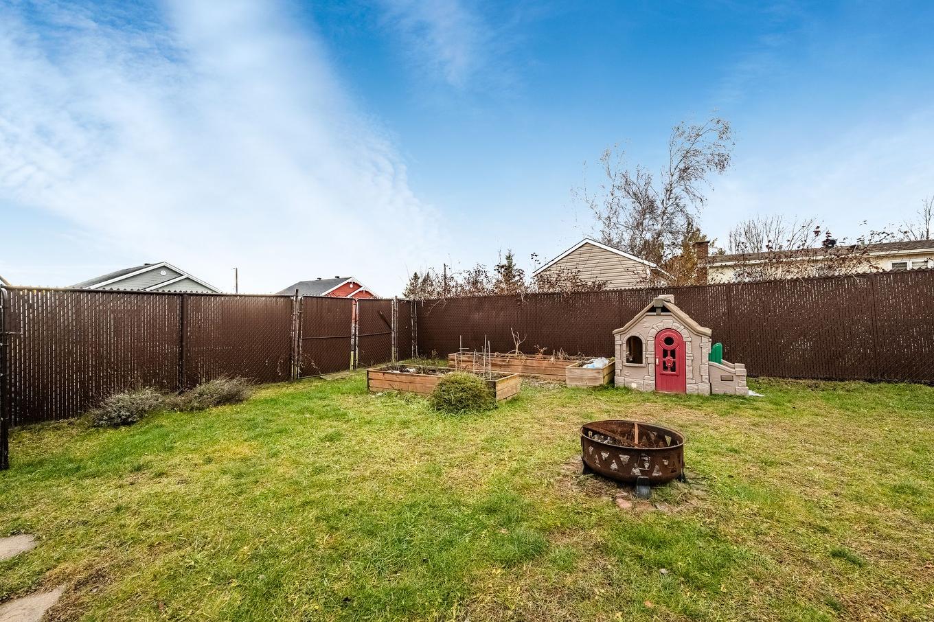 Backyard - 3406 Rue Robert, Saint-Jean-Baptiste, QC - Outdoor