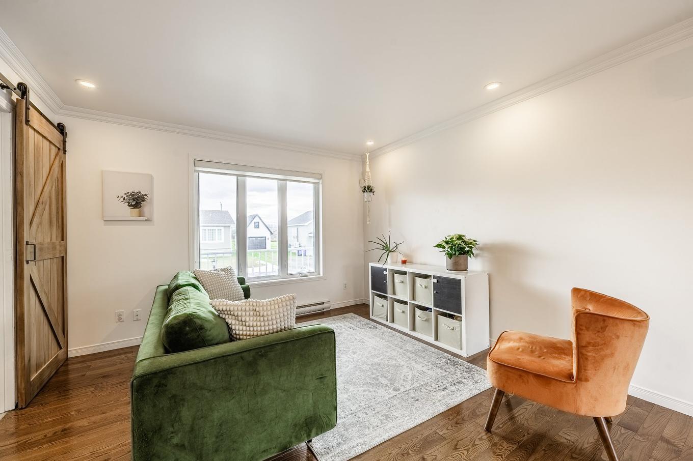 Living room - 3406 Rue Robert, Saint-Jean-Baptiste, QC - Indoor