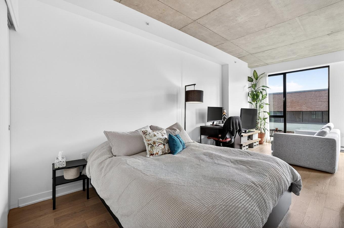 Primary bedroom - 404-10850 Rue Basile-Routhier, Montréal (Ahuntsic-Cartierville), QC - Indoor Photo Showing Bedroom