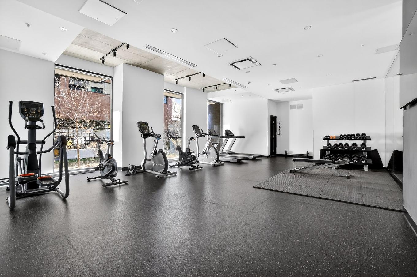 Exercise room - 404-10850 Rue Basile-Routhier, Montréal (Ahuntsic-Cartierville), QC - Indoor Photo Showing Gym Room