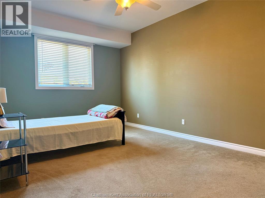 15 Oakgrove Lane, Chatham, ON - Indoor Photo Showing Bedroom