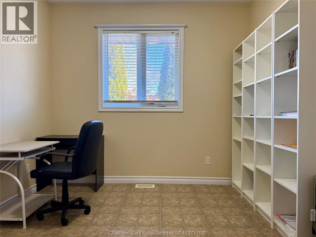 15 Oakgrove Lane, Chatham, ON - Indoor Photo Showing Office