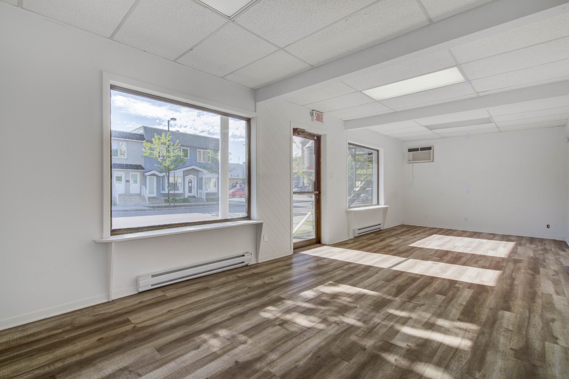 Bureau - 416 Rue St-Georges (St-Jerome), Saint-Jérôme, QC - Indoor Photo Showing Other Room