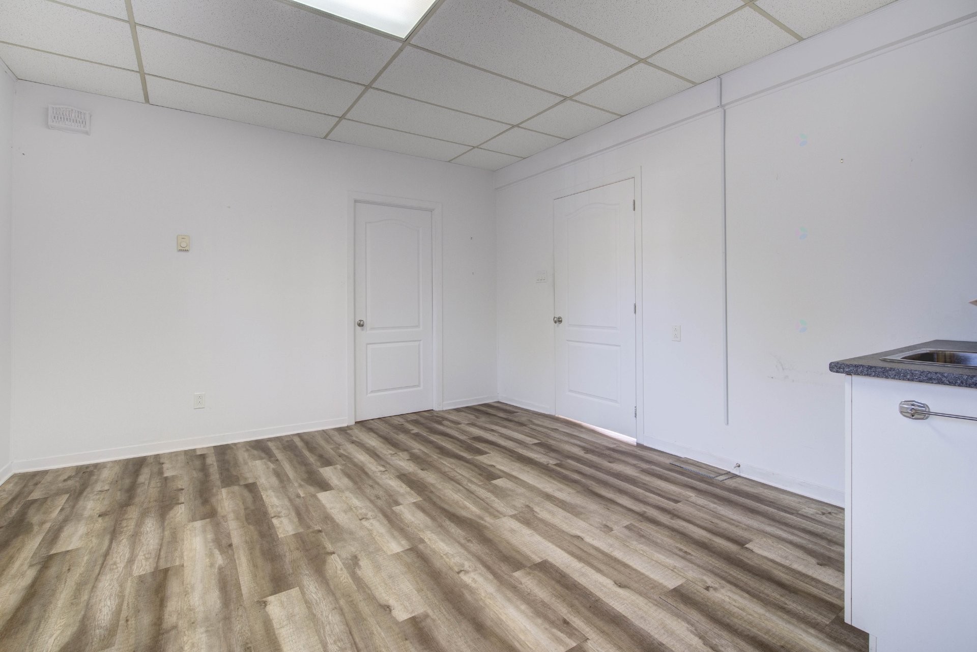 Bureau - 416 Rue St-Georges (St-Jerome), Saint-Jérôme, QC - Indoor Photo Showing Other Room