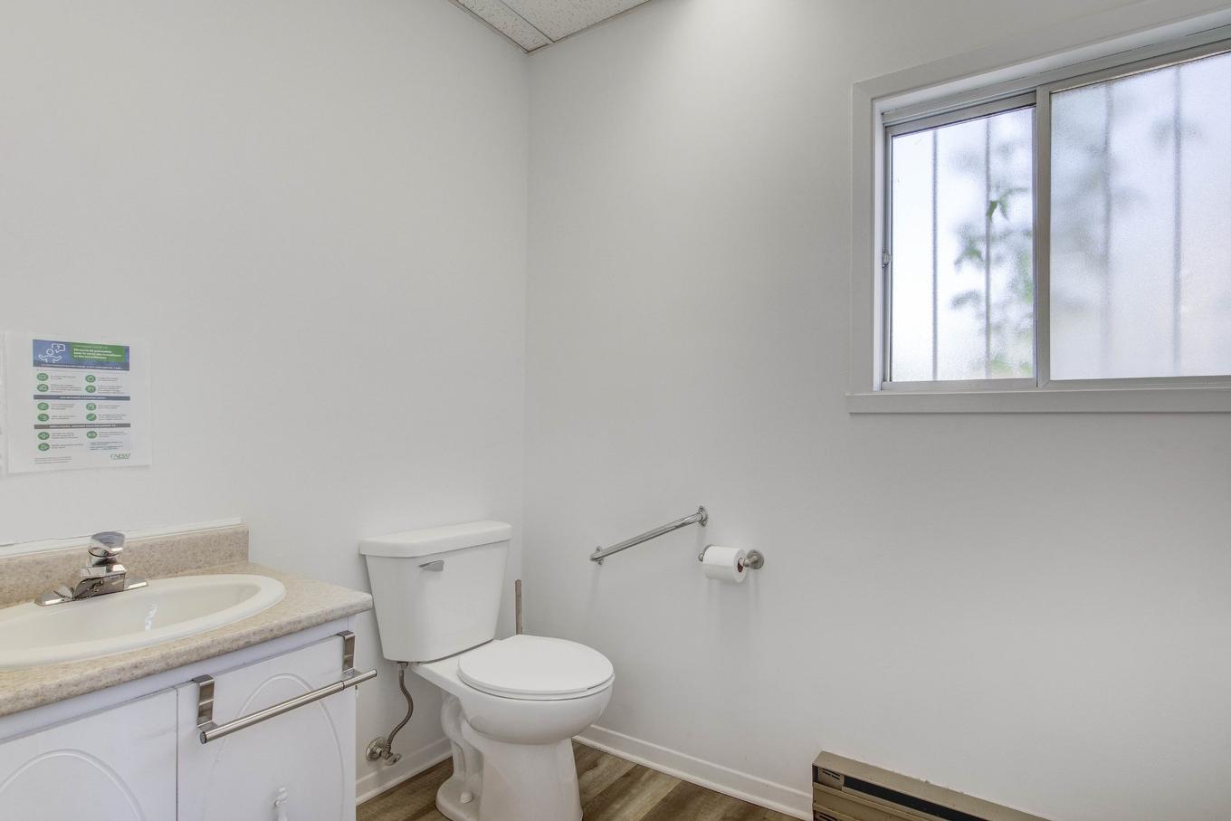 Office - 416 Rue St-Georges (St-Jerome), Saint-Jérôme, QC - Indoor Photo Showing Bathroom