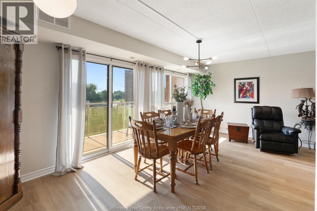 99 Robson Road Unit# 303, Leamington, ON - Indoor Photo Showing Dining Room