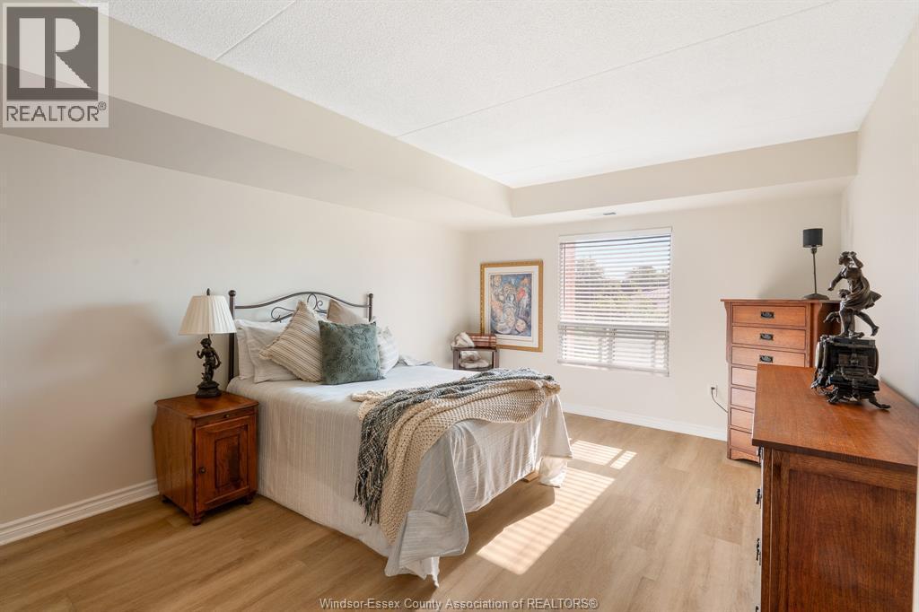 99 Robson Road Unit# 303, Leamington, ON - Indoor Photo Showing Bedroom