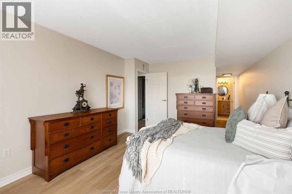 99 Robson Road Unit# 303, Leamington, ON - Indoor Photo Showing Bedroom