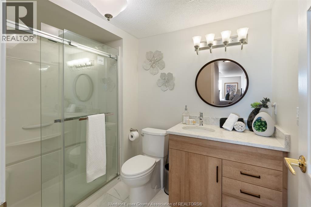 99 Robson Road Unit# 303, Leamington, ON - Indoor Photo Showing Bathroom