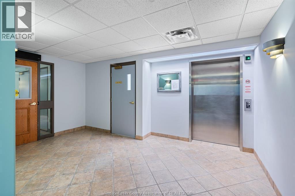 99 Robson Road Unit# 303, Leamington, ON - Indoor Photo Showing Other Room