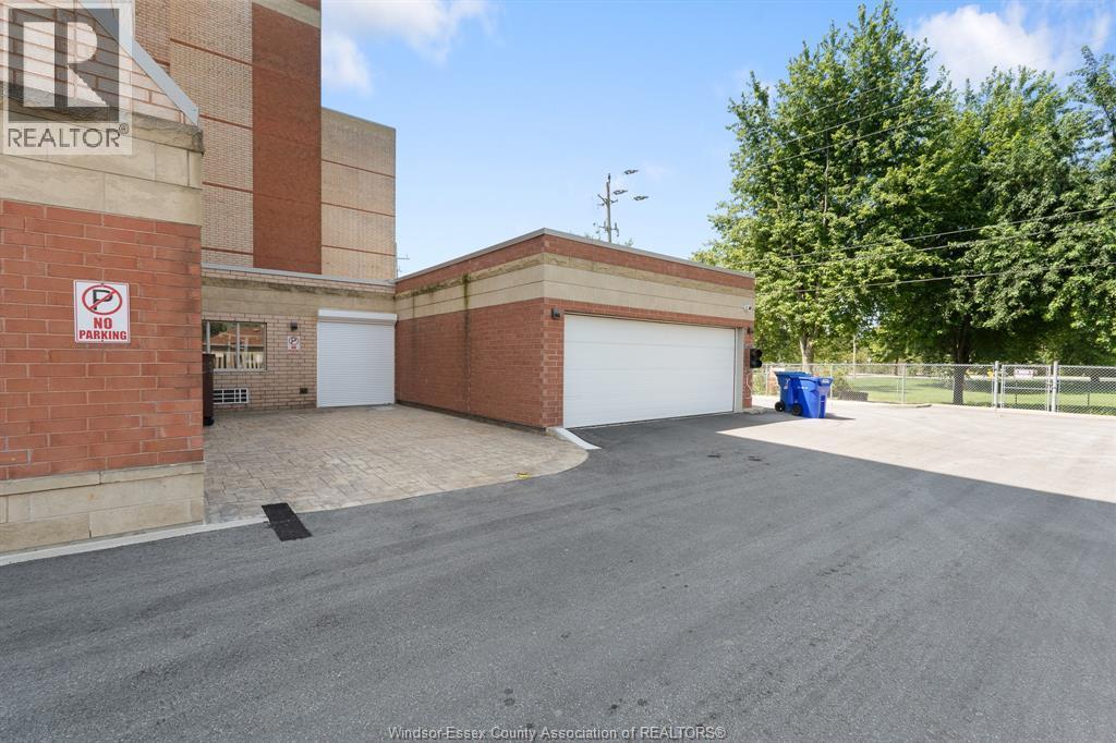 99 Robson Road Unit# 303, Leamington, ON - Outdoor With Exterior