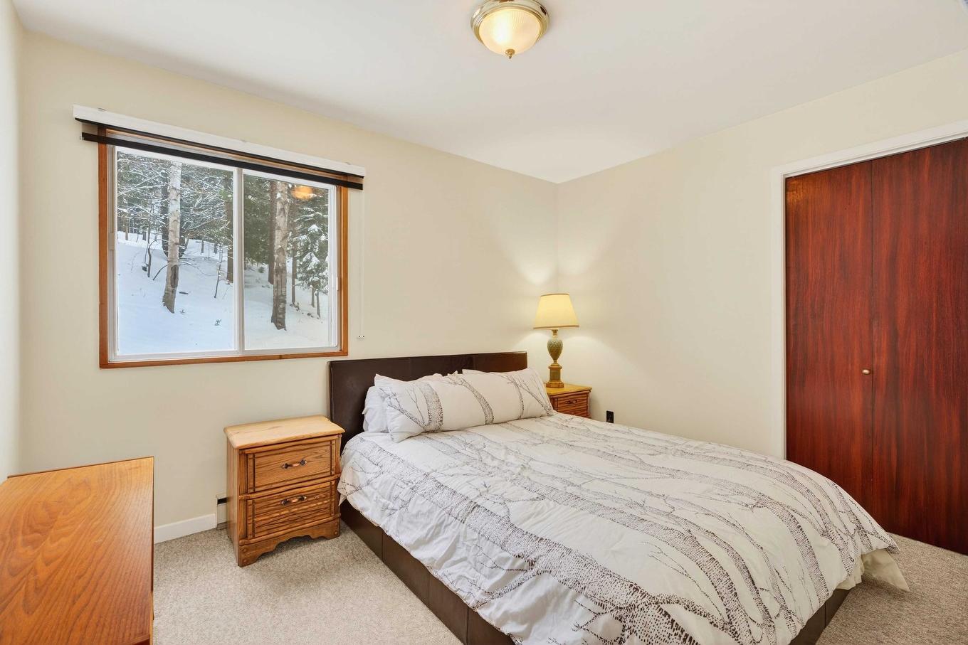 Bedroom - 117 Rue Ladouceur, Mont-Tremblant, QC - Indoor Photo Showing Bedroom