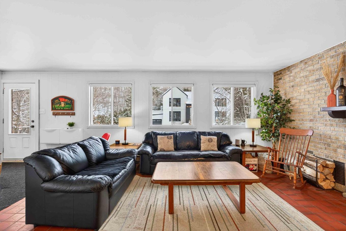 Living room - 117 Rue Ladouceur, Mont-Tremblant, QC - Indoor Photo Showing Living Room
