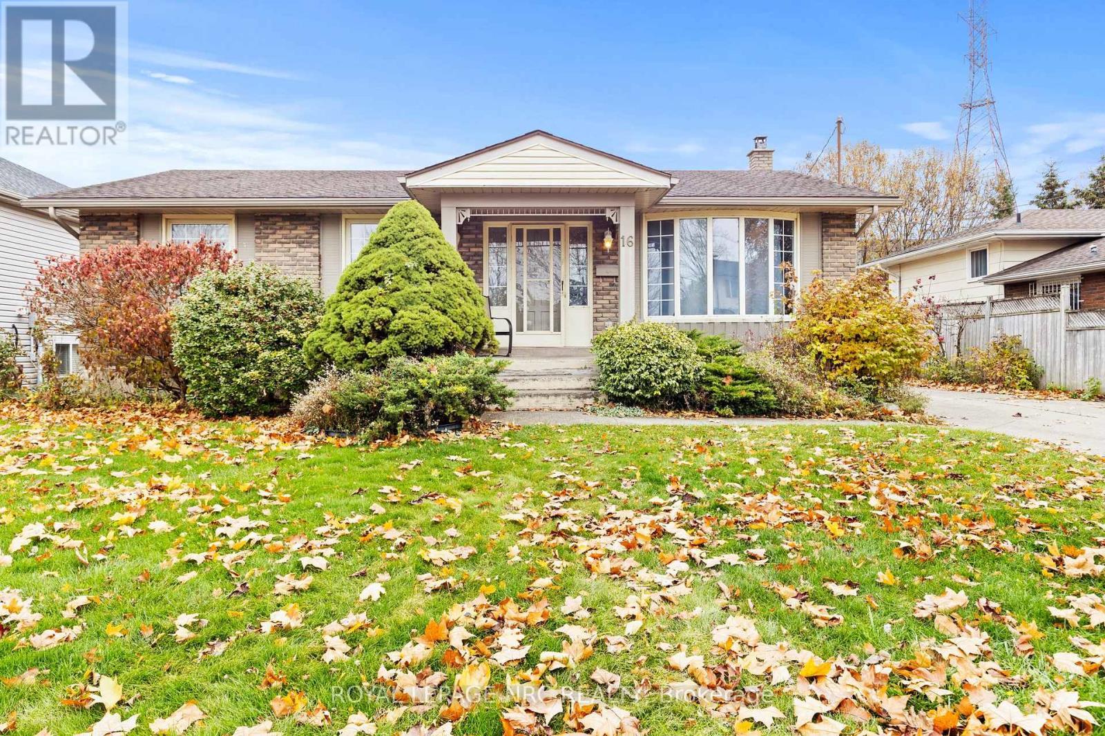 Main Floor - 16 Vanier Drive, Welland (Lincoln/Crowland), ON - Outdoor