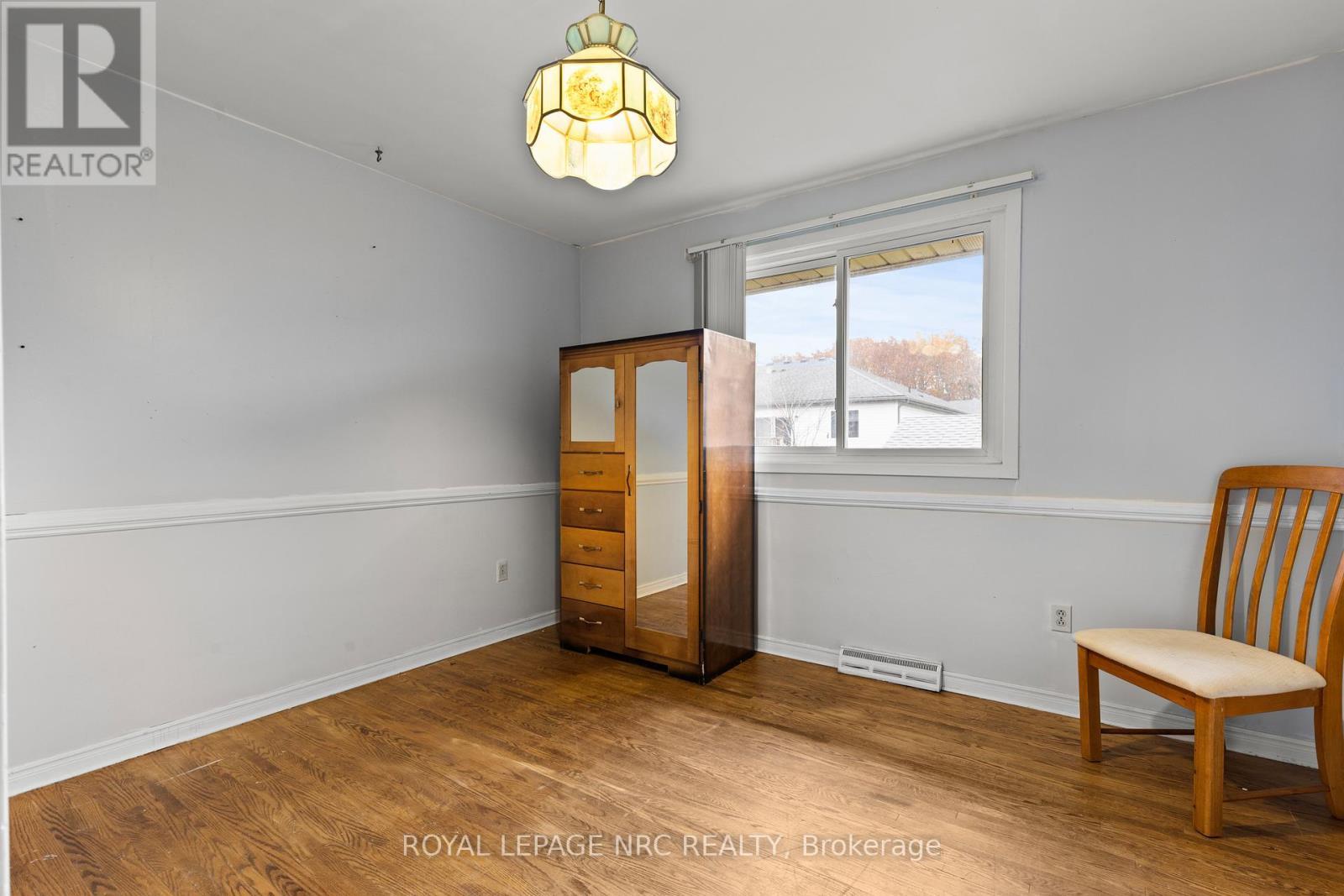 Main Floor - 16 Vanier Drive, Welland (Lincoln/Crowland), ON - Indoor