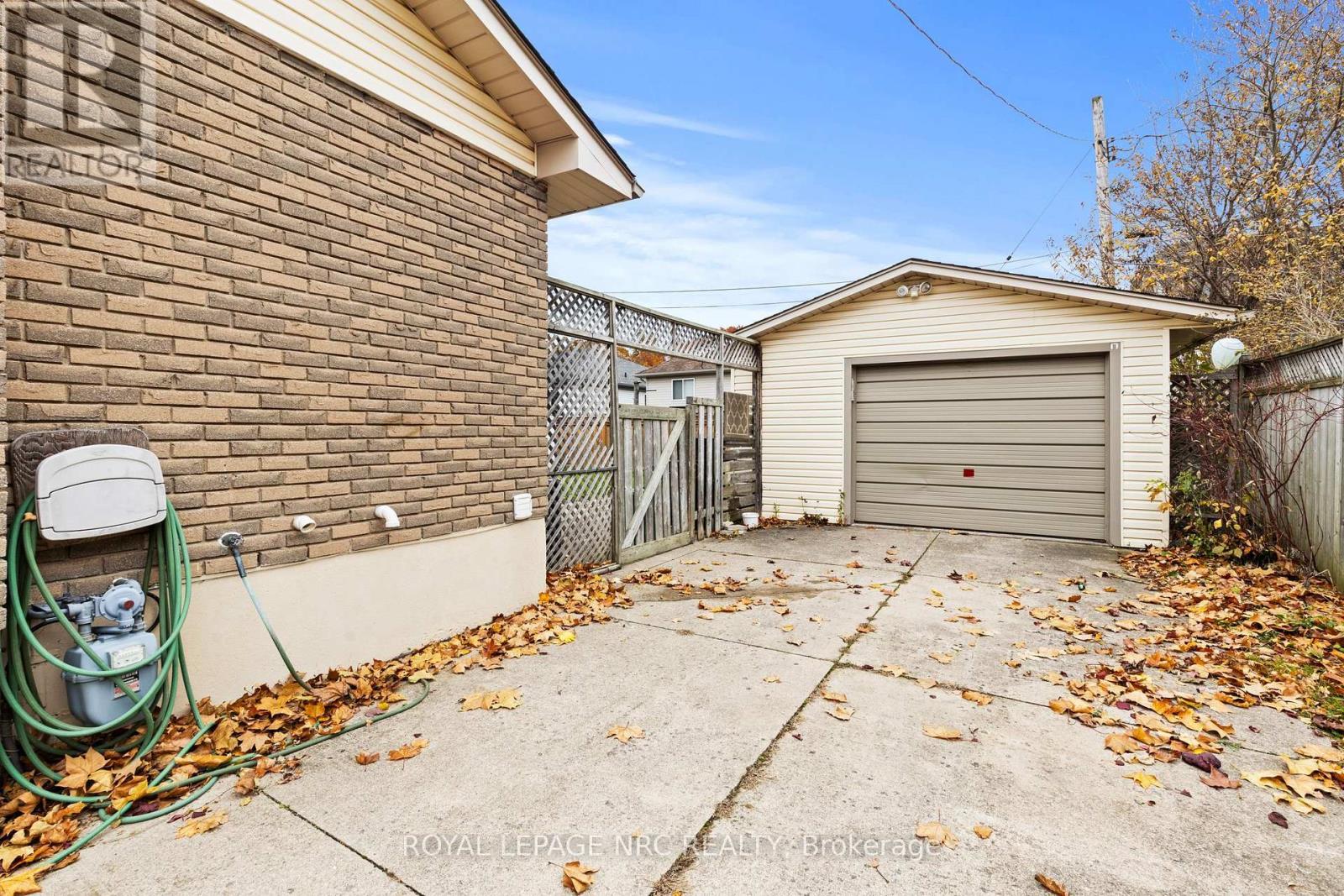 Main Floor - 16 Vanier Drive, Welland (Lincoln/Crowland), ON - Outdoor With Exterior