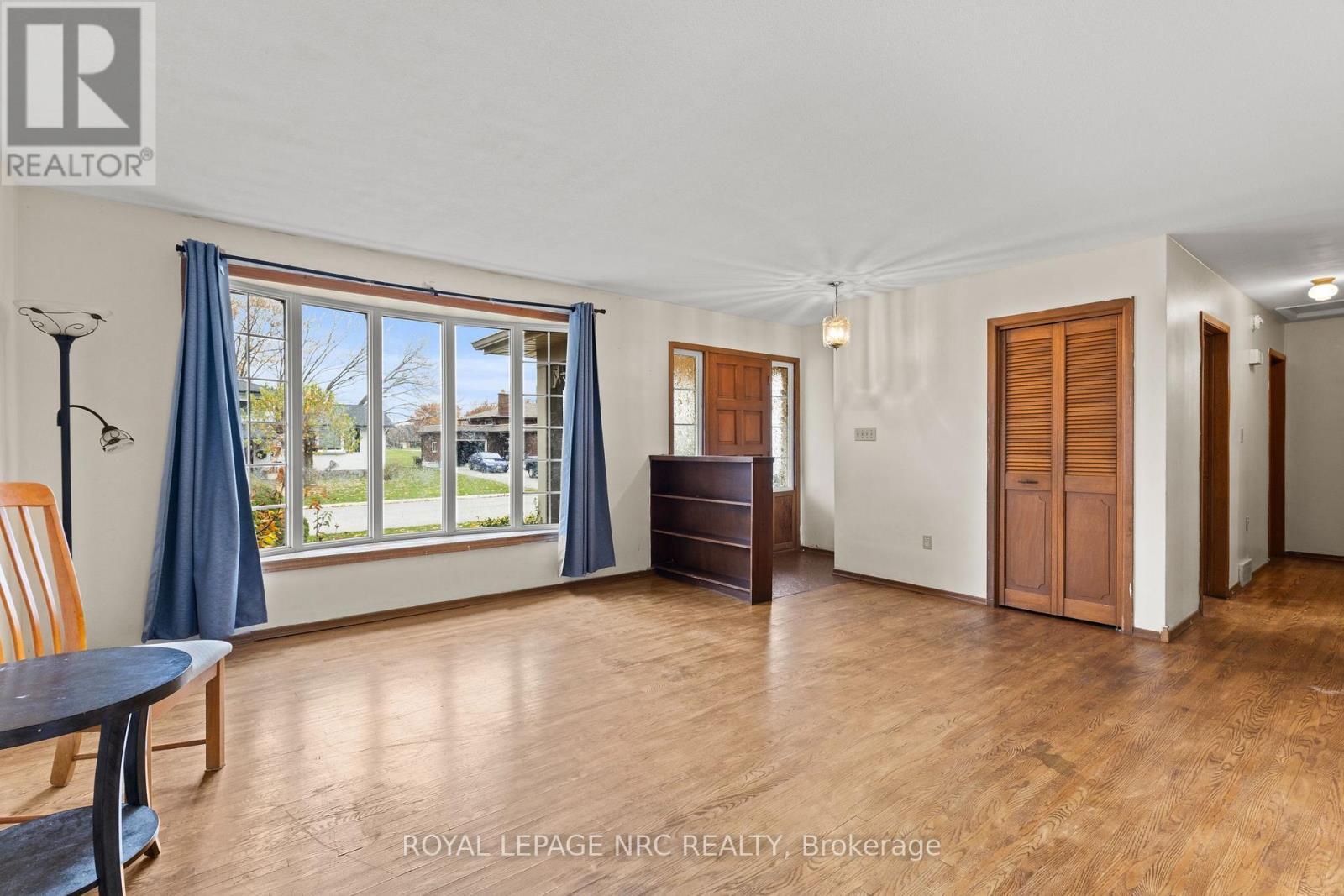 Main Floor - 16 Vanier Drive, Welland (Lincoln/Crowland), ON - Indoor Photo Showing Other Room