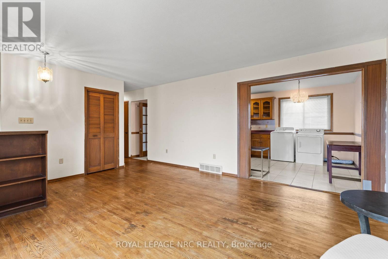 Main Floor - 16 Vanier Drive, Welland (Lincoln/Crowland), ON - Indoor