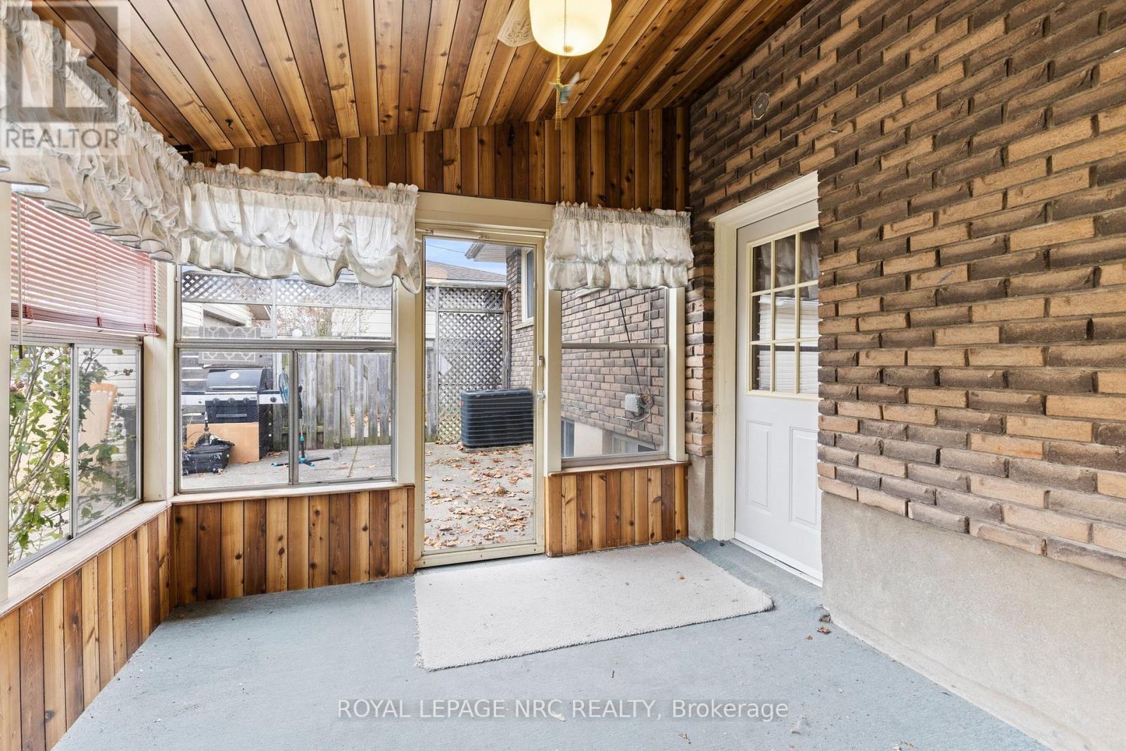 Separate Entrance - Basement - 16 Vanier Drive, Welland (Lincoln/Crowland), ON - Outdoor With Exterior