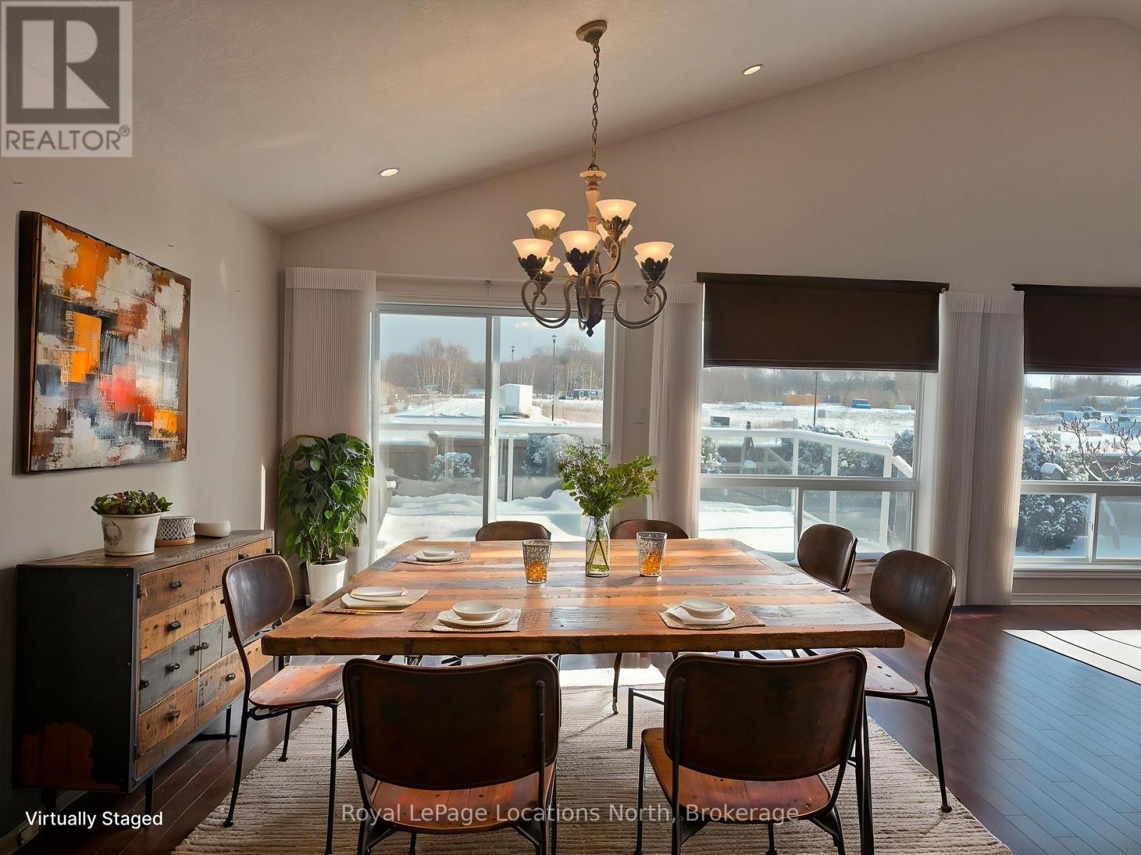 Entire Home - 27 Portland Street, Collingwood, ON - Indoor Photo Showing Dining Room