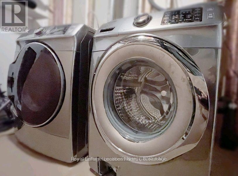 Entire Home - 27 Portland Street, Collingwood, ON - Indoor Photo Showing Laundry Room