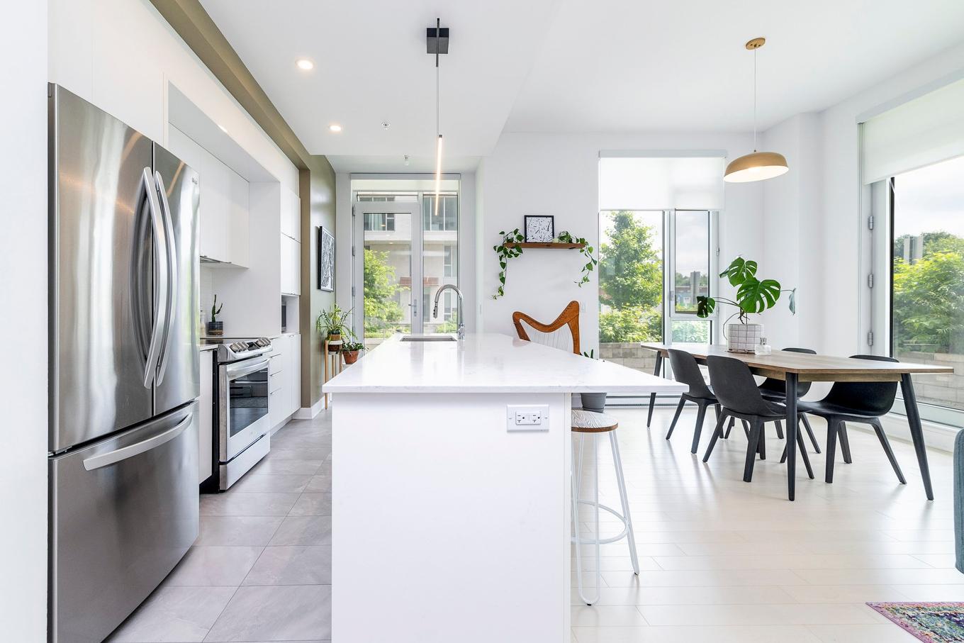 Kitchen - 118-5265 Rue Mackenzie, Montréal (Côte-Des-Neiges/Notre-Dame-De-Grâce), QC - Indoor Photo Showing Kitchen With Upgraded Kitchen