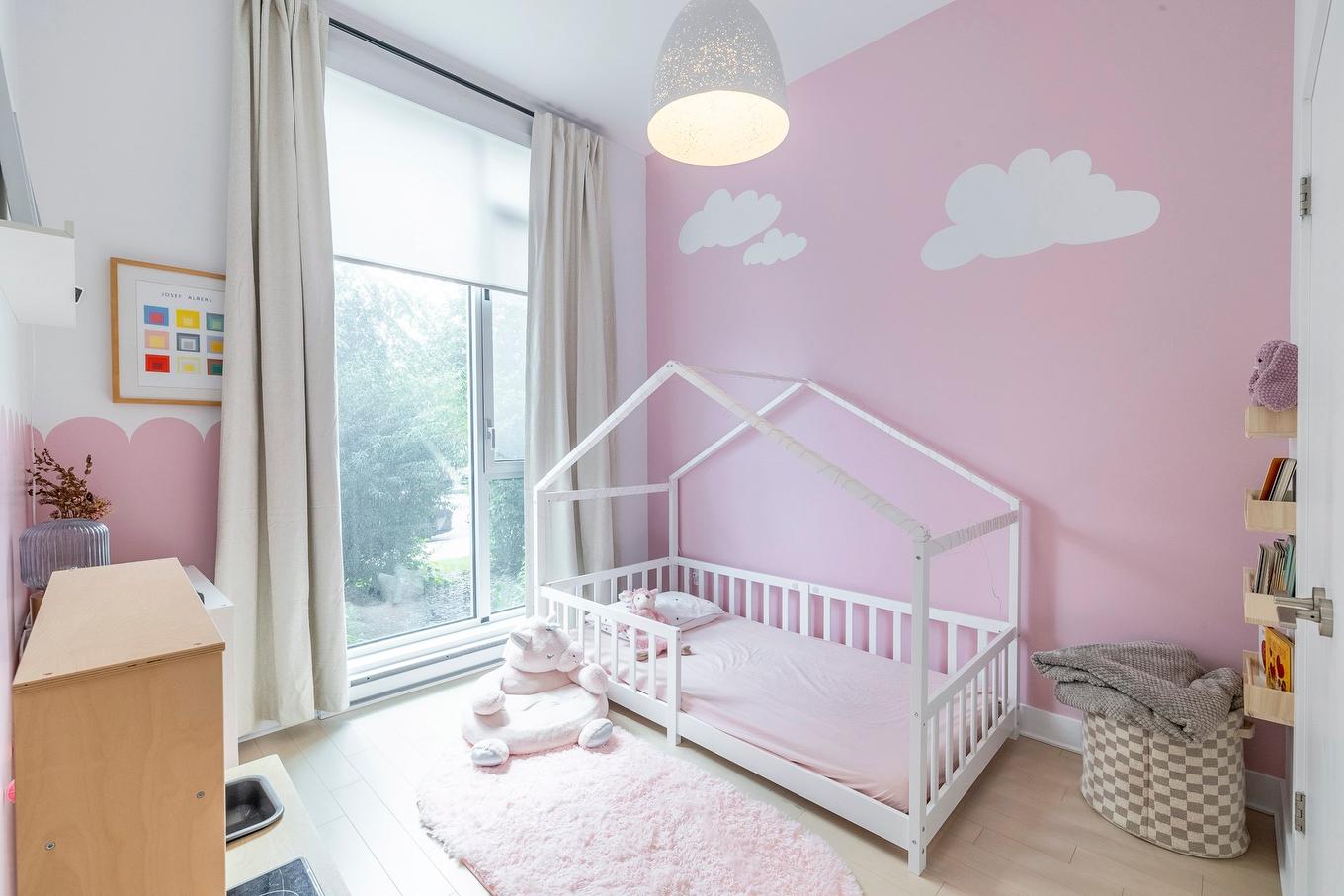 Bedroom - 118-5265 Rue Mackenzie, Montréal (Côte-Des-Neiges/Notre-Dame-De-Grâce), QC - Indoor Photo Showing Bedroom