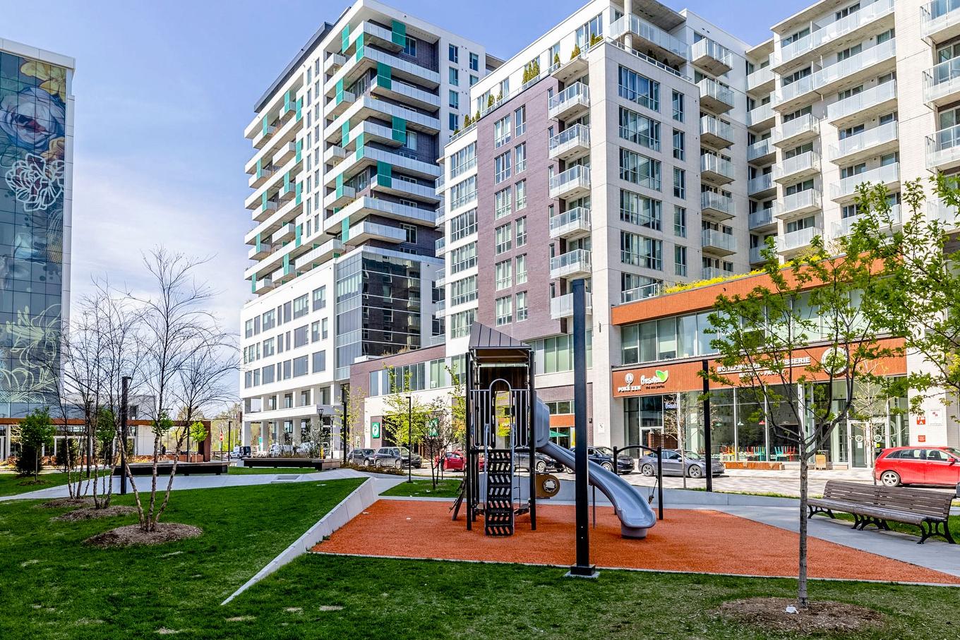 Street - 118-5265 Rue Mackenzie, Montréal (Côte-Des-Neiges/Notre-Dame-De-Grâce), QC - Outdoor With Facade