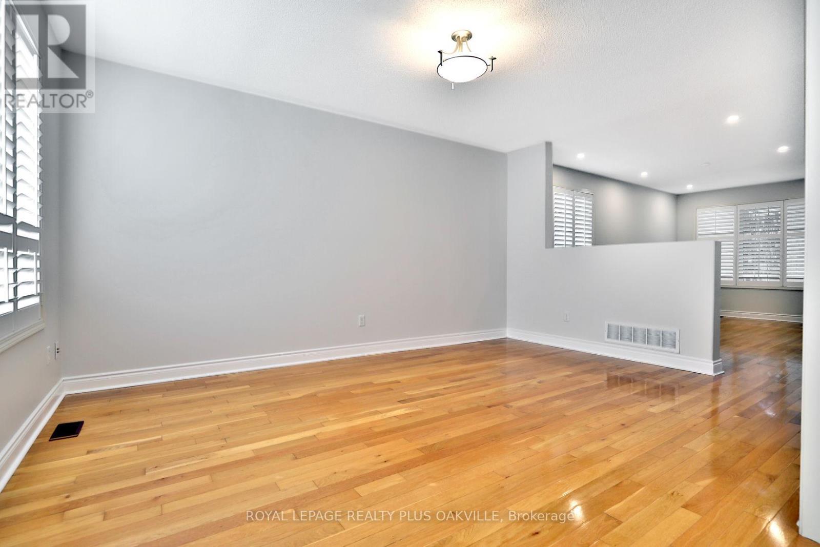 2565 Falkland Crescent, Oakville, ON - Indoor Photo Showing Other Room