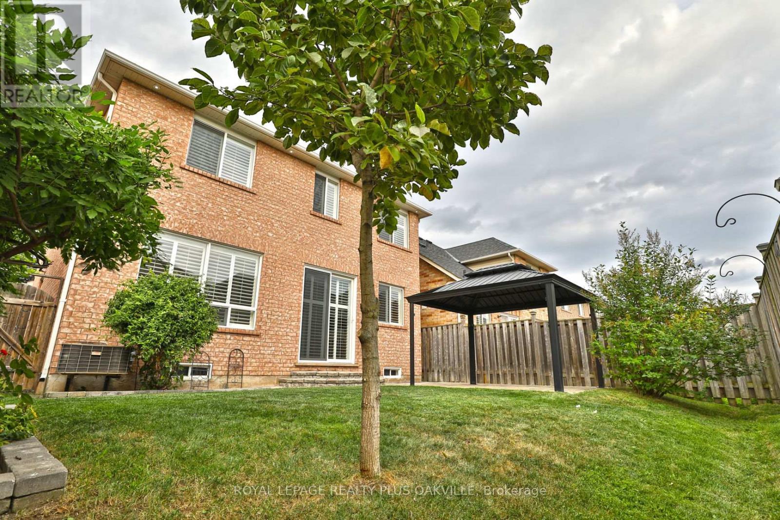 2565 Falkland Crescent, Oakville, ON - Outdoor