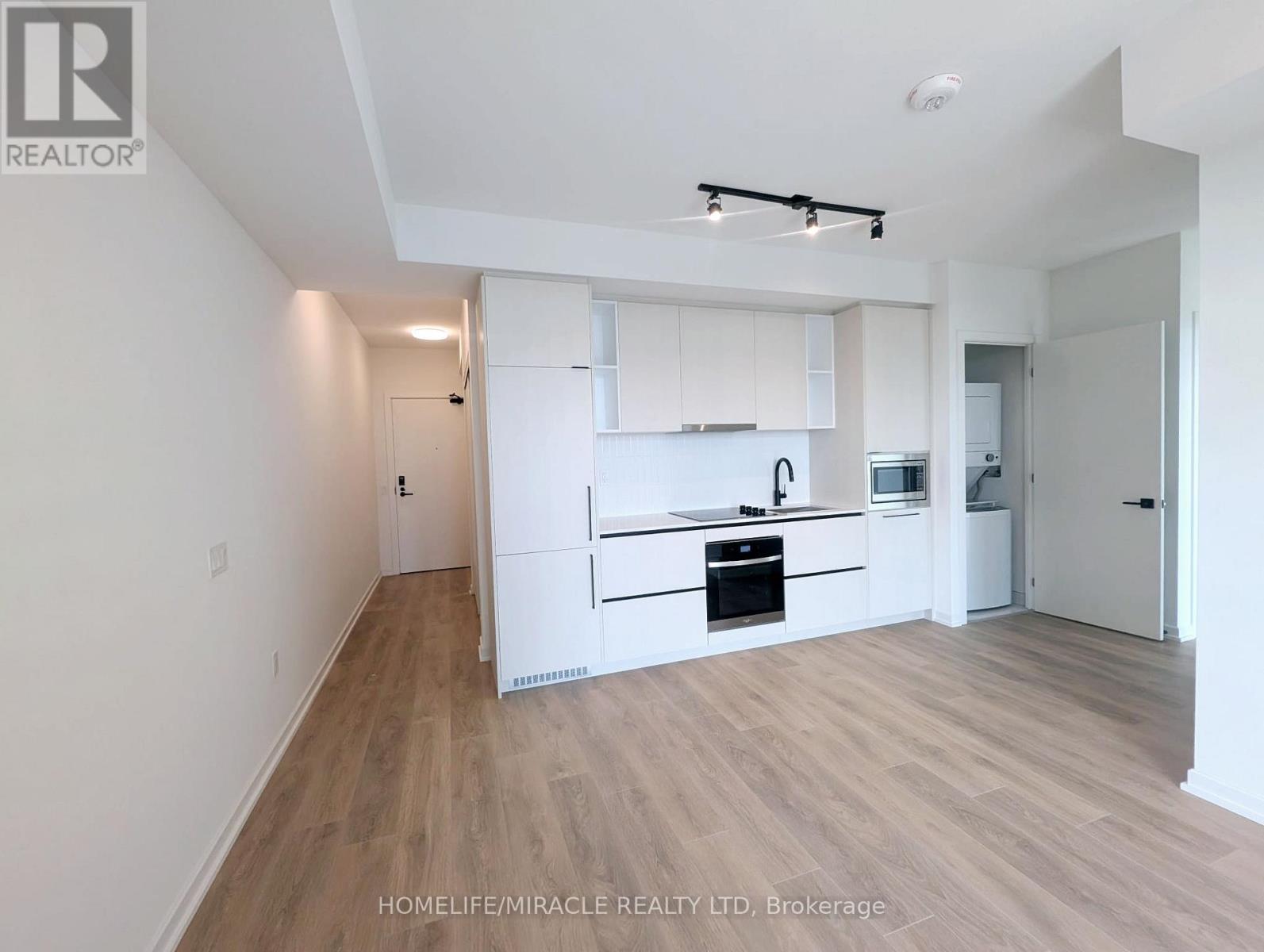 1801 - 1285 Dupont Street, Toronto, ON - Indoor Photo Showing Kitchen