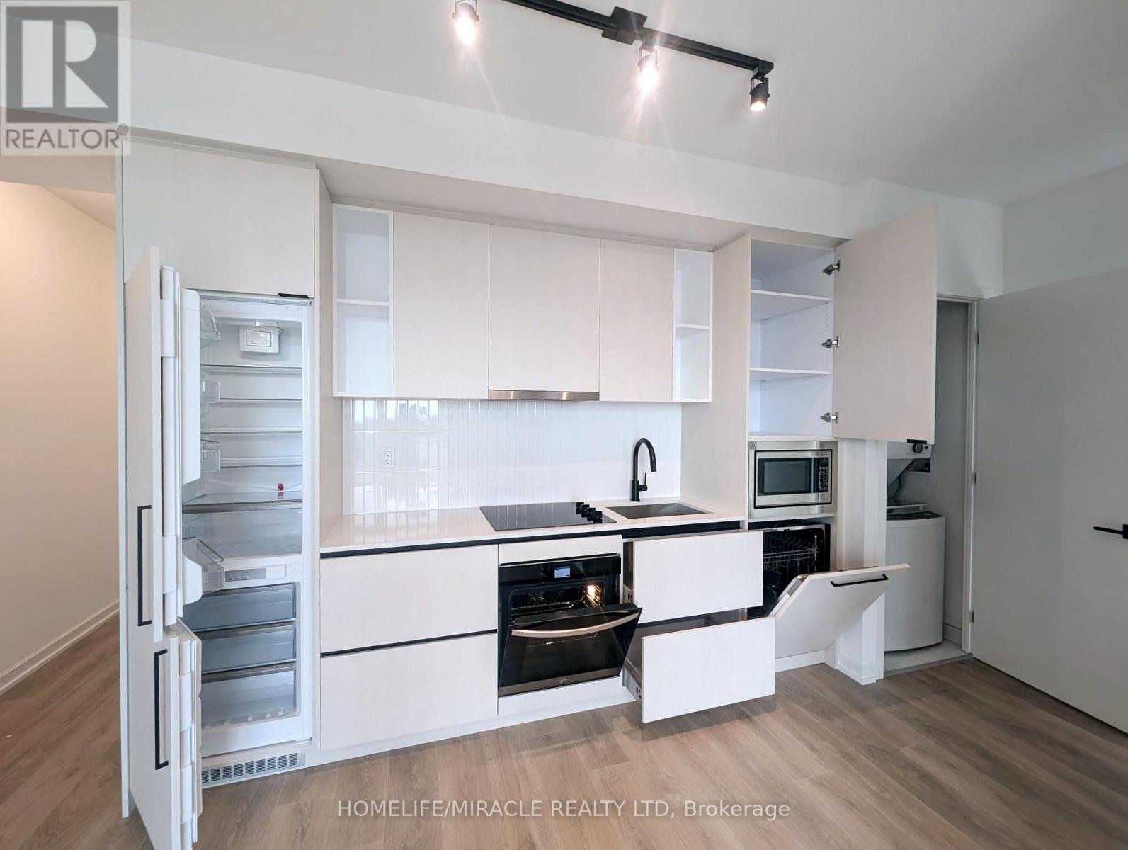 1801 - 1285 Dupont Street, Toronto, ON - Indoor Photo Showing Kitchen