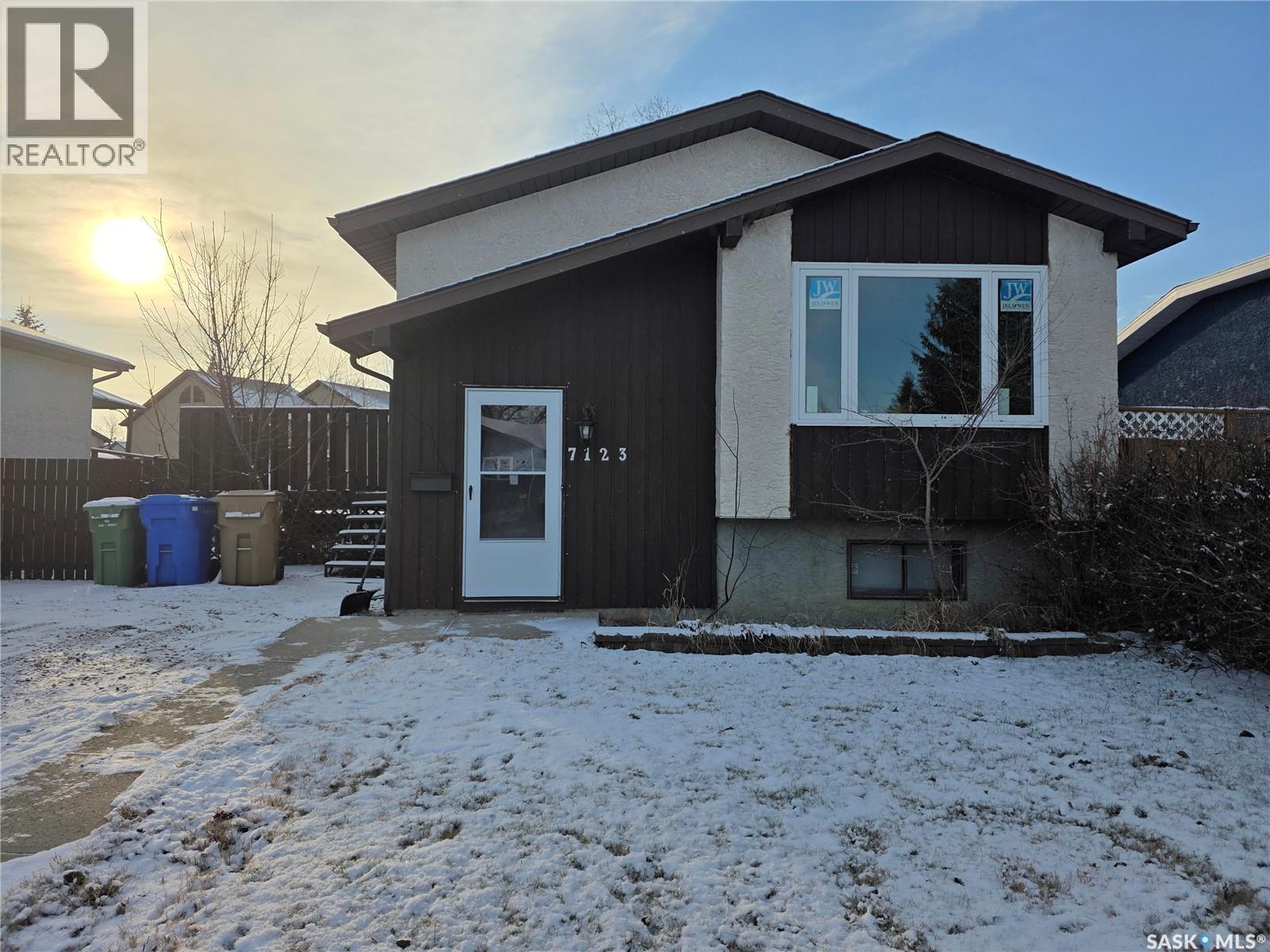 7123 Lanigan Drive, Regina, SK - Outdoor