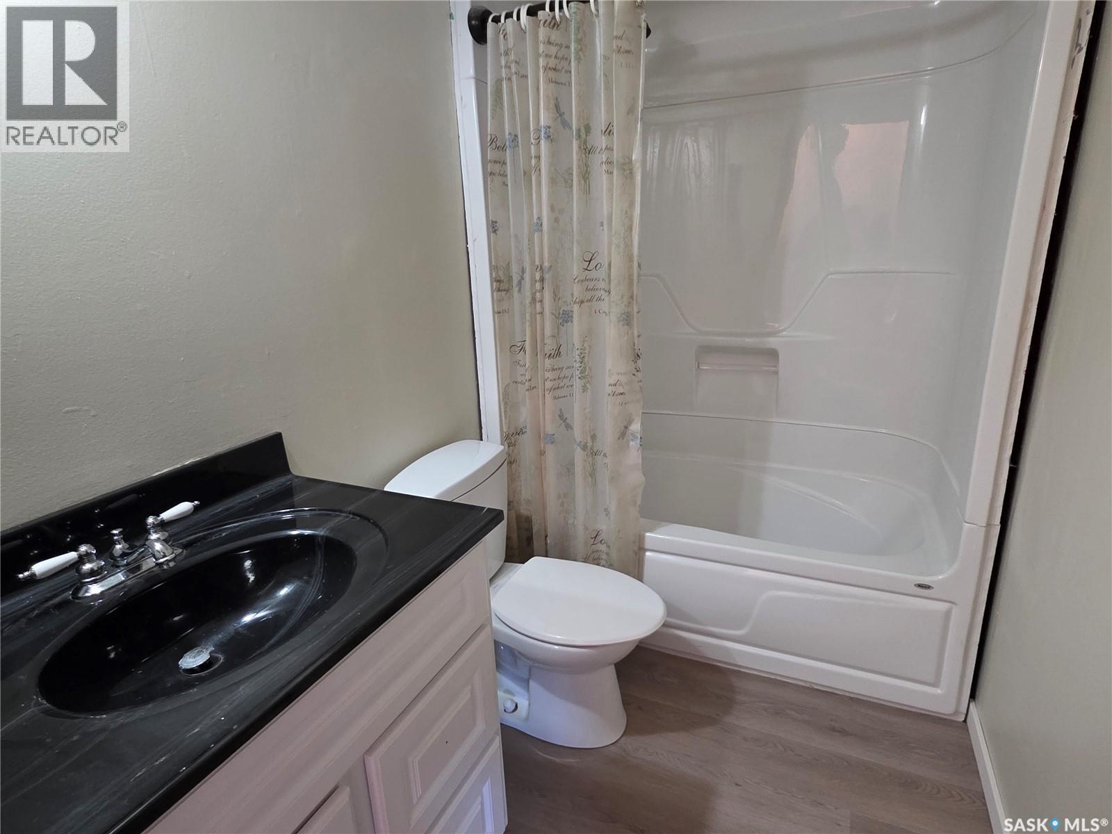7123 Lanigan Drive, Regina, SK - Indoor Photo Showing Bathroom