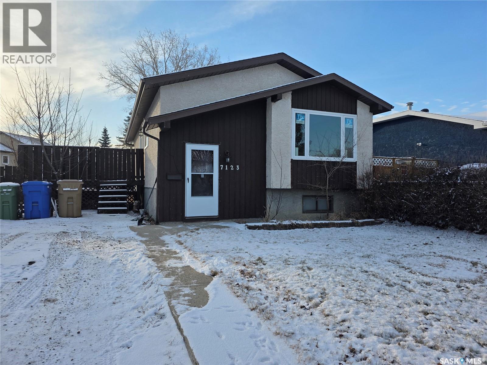 7123 Lanigan Drive, Regina, SK - Outdoor