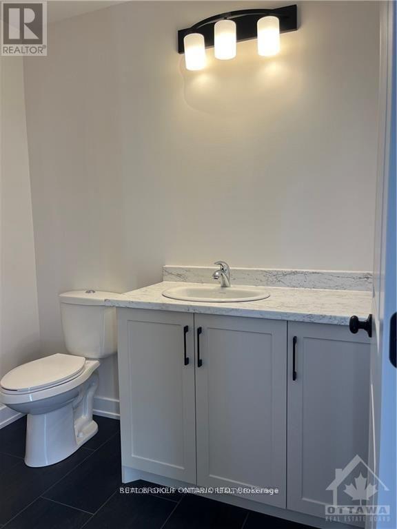 87 Staples Boulevard, Smiths Falls, ON - Indoor Photo Showing Bathroom