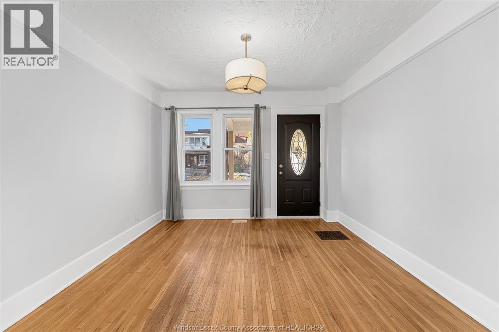 1044 Elm Avenue, Windsor, ON - Indoor Photo Showing Other Room