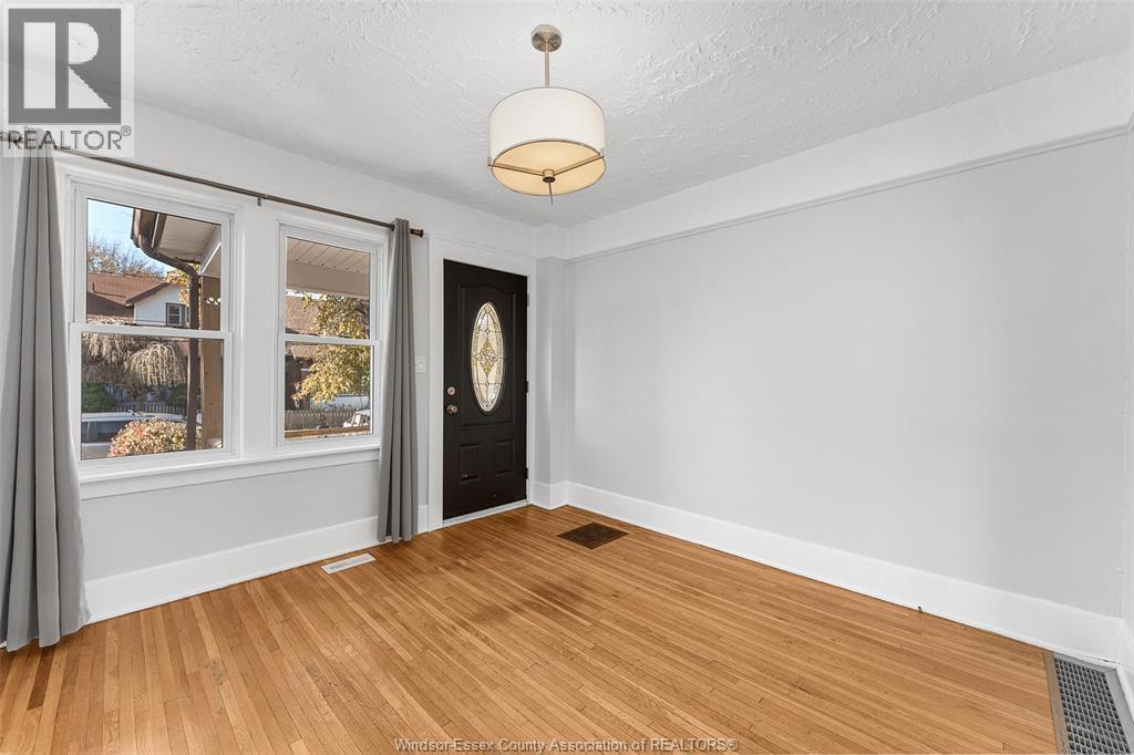 1044 Elm Avenue, Windsor, ON - Indoor Photo Showing Other Room