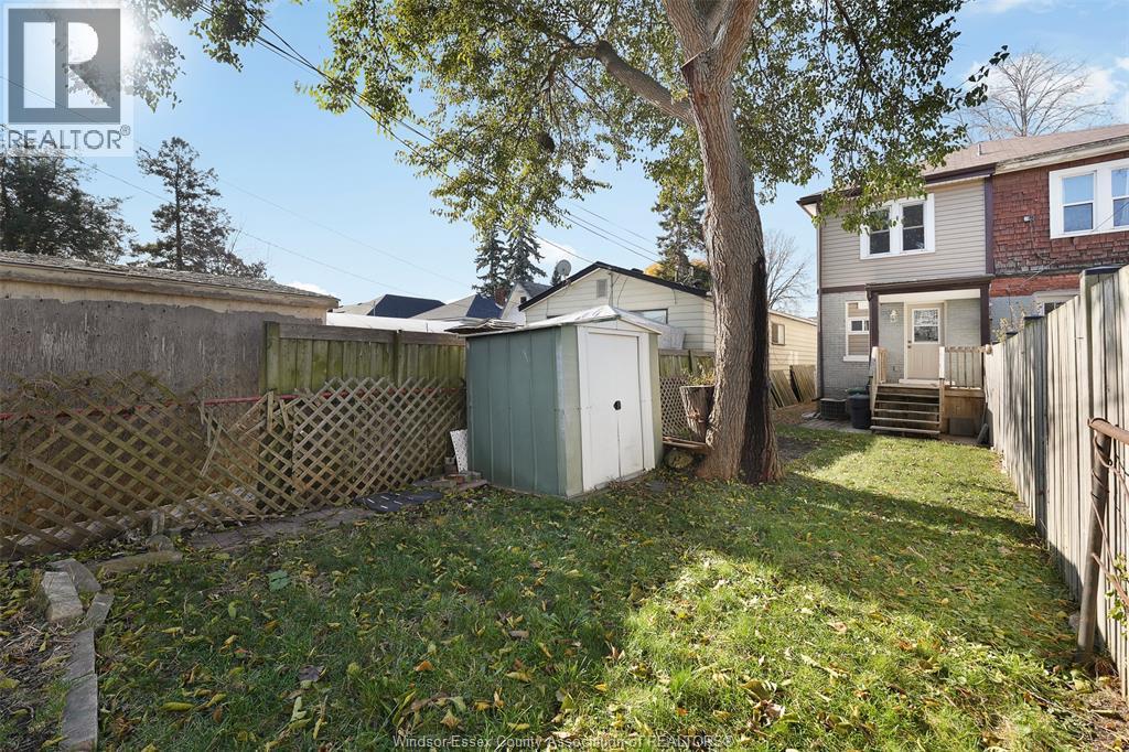 1044 Elm Avenue, Windsor, ON - Outdoor