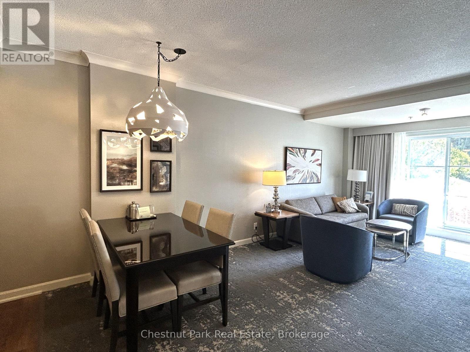 307 - 220 Gord Canning Drive, Blue Mountains, ON - Indoor Photo Showing Dining Room