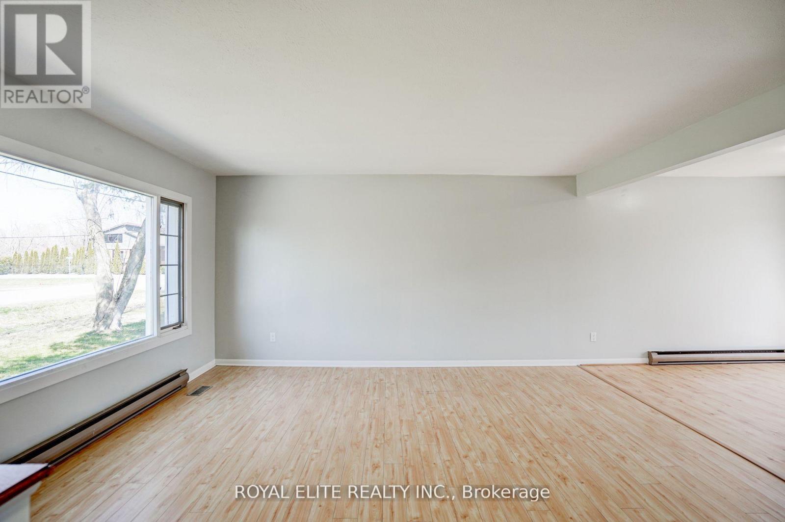 339 Winnifred Drive, Georgina, ON - Indoor Photo Showing Other Room