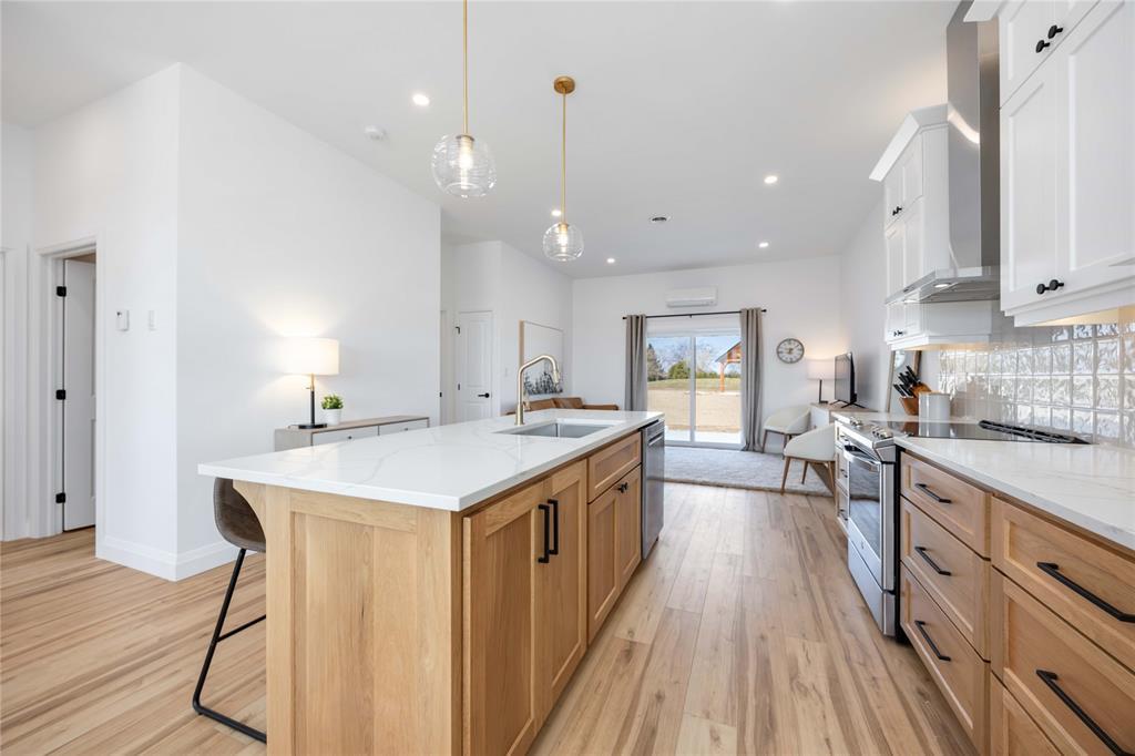 4-6320 Lakeshore Road, Lambton Shores, ON